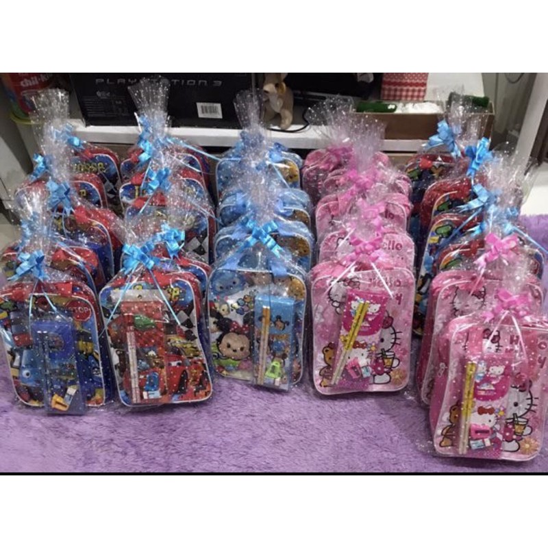 

Bingkisan Tas ulang tahun dan alat tulis tempat pensil karakter /Bingkisan ulang tahun