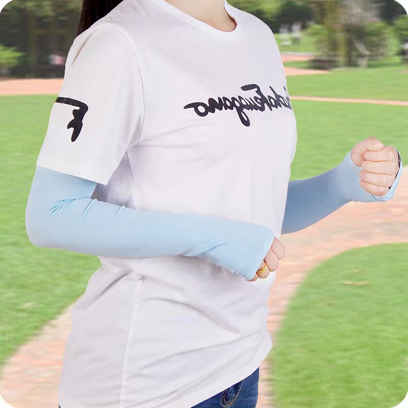 (Hello Girl) D40  Sepasang Sarung Tangan Manset Let's Slim Cool wristlet Original Import