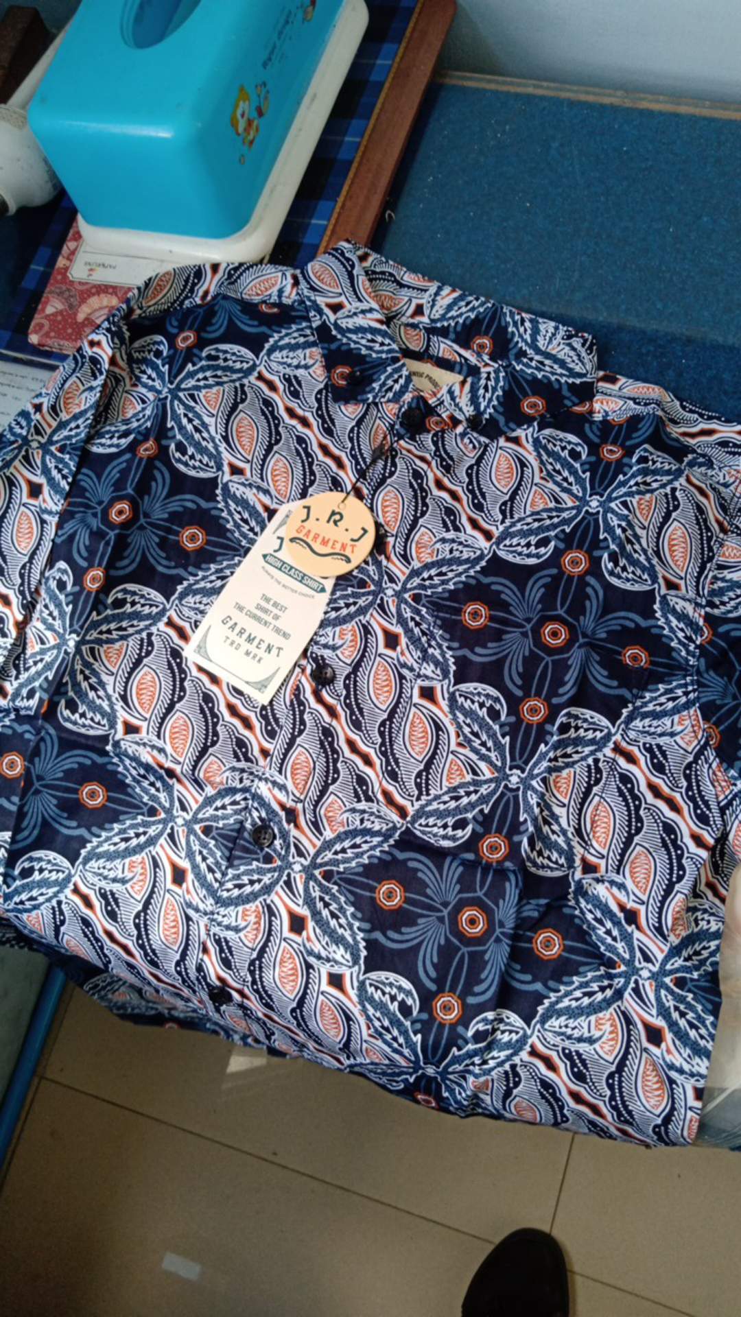 Hisroom - Kemeja Batik Pria Modern Lengan Panjang Slimfit Katun Atasan Batik Pria Kasual 219 220