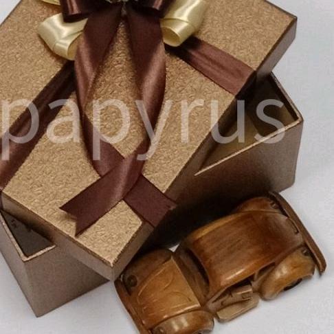 

Papyrus 15x20 tinggi 10cm Kotak Kado Gift Box Hadiah