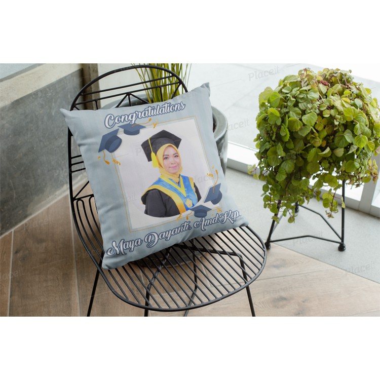 Bizzarpillow Bantal Kado Wisuda Custom BZ204