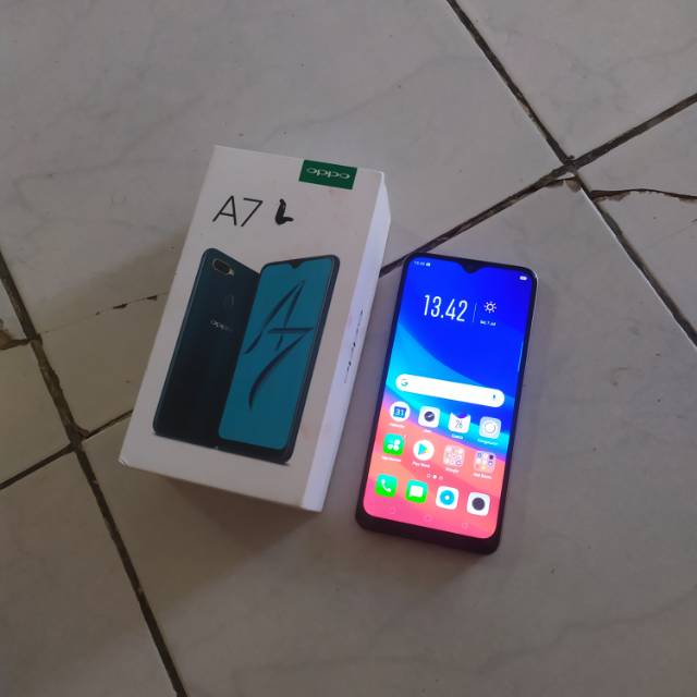Oppo A7 4/64 gold fullset bekas