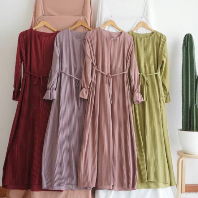 Ara Plisket Dress