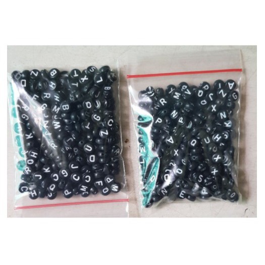 30 Gram Manik Mote Bulat Pipih Hitam Huruf Putih 6mm