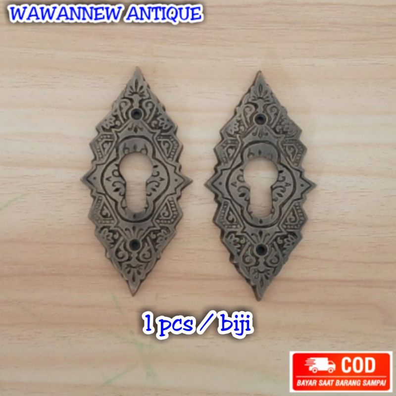 Tempat Lubang Kunci Lemari Pintu Rumah Kuingan Antik Motif Ukir 12.5cm