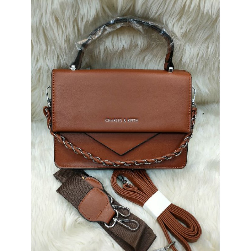 Tas import Charles and Keith