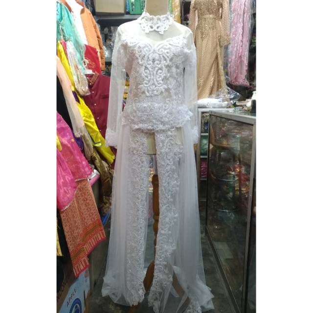 Kebaya putih akad nikah