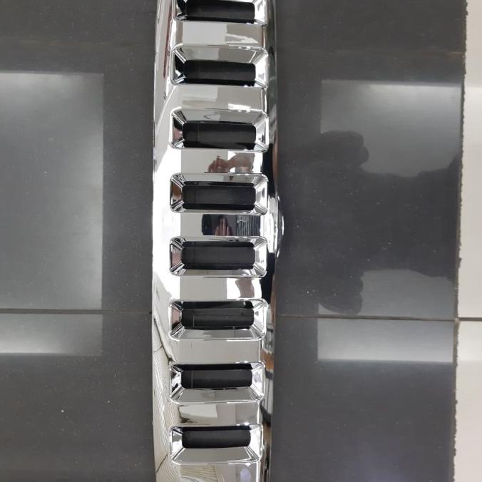 Grill Depan Model Hummer Mobil Rush 2012