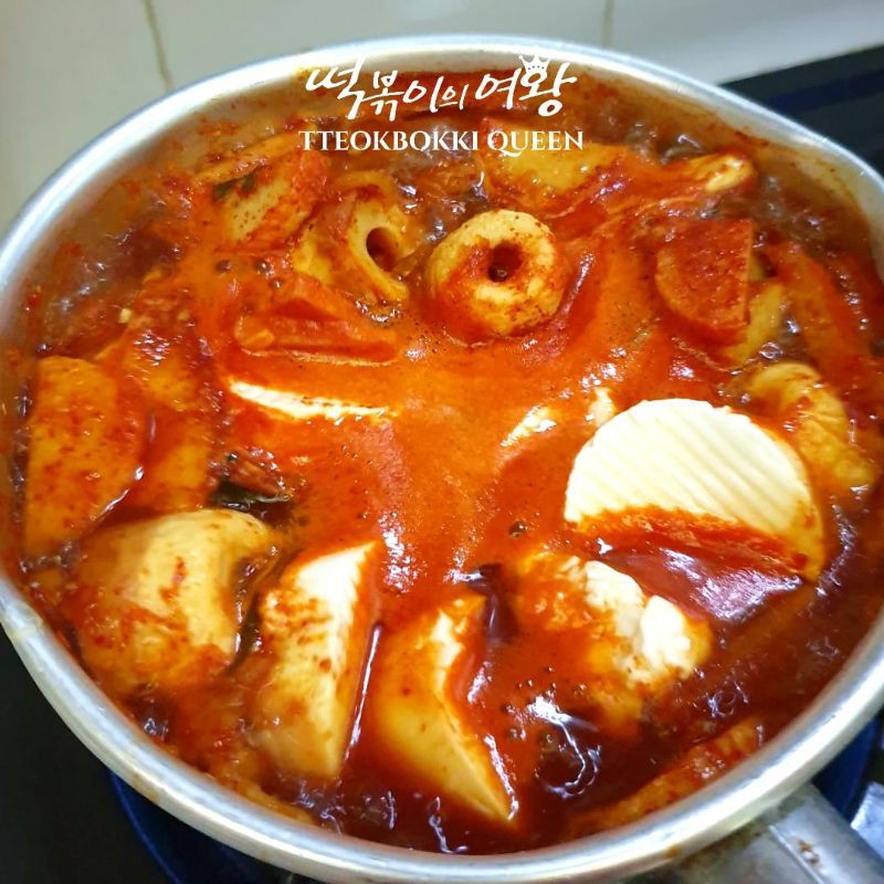 

KIMCHI FISH CAKE SUNDUBU JJIGAE BY TTEOKBOKKI QUEEN
