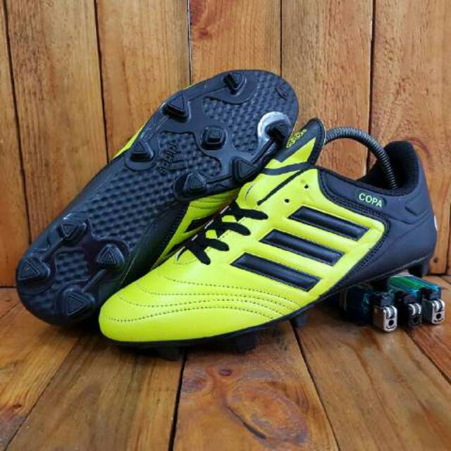 sepatu bola adidas copa hijau strip hitam