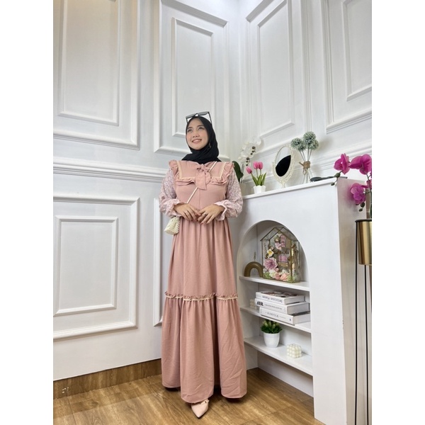 Alesya Dress