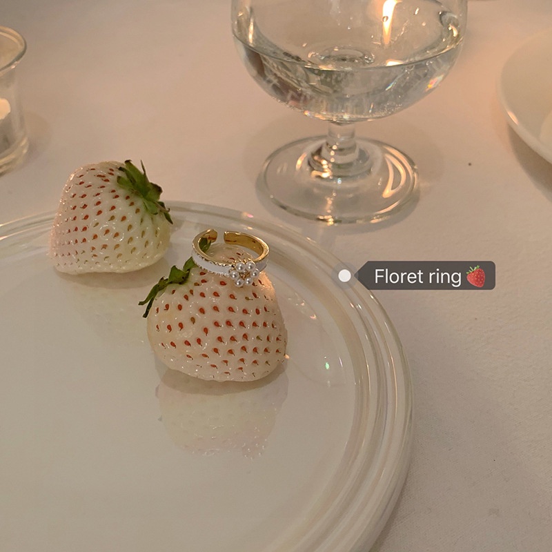 Cincin Model Terbuka Desain Bunga Aksen Mutiara Putih Gaya Vintage Untuk Wanita