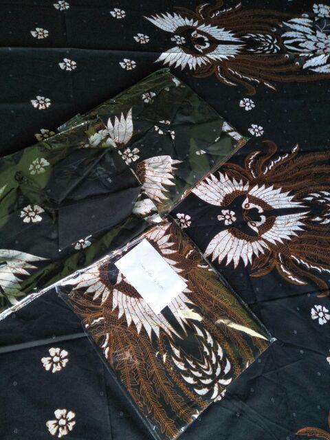Kain Batik Solo Motif Gunungan Burung Kembar