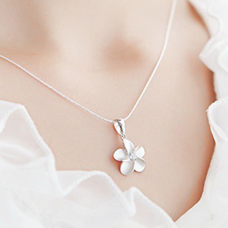 Fashion Jewelry 925 Sterling Silver Clavicle Chain Crystal Plum Blossom Pendant Necklace