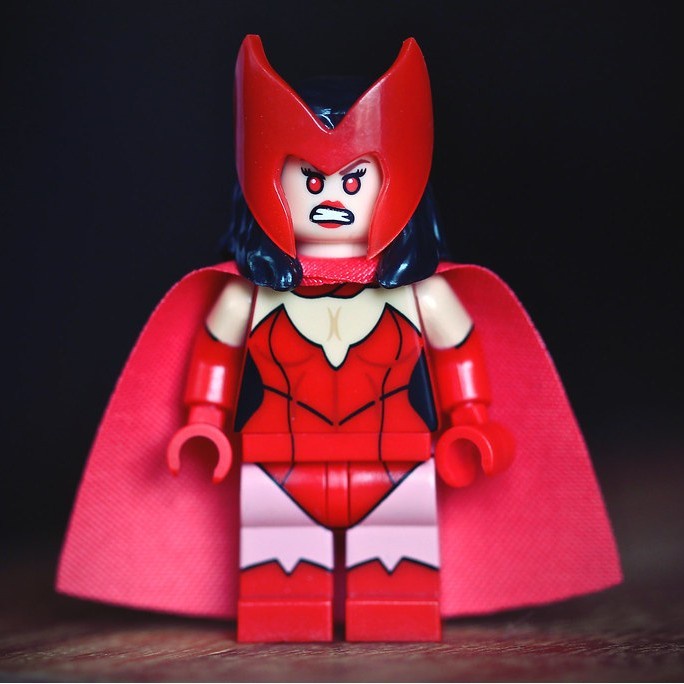 Unik Marvel Avengers Scarlet Witch Wanda Vision Maximoff Minifigure Bergaransi