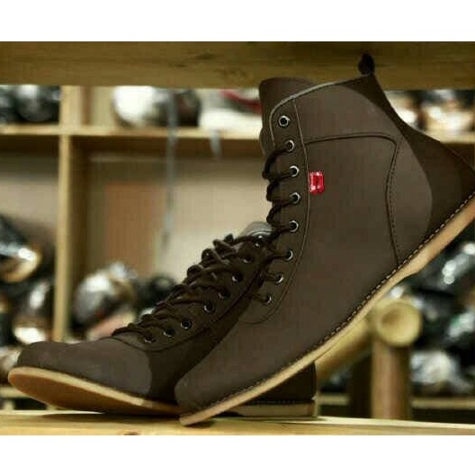 Sepatu Sneakers Pria Kickers Bandit Semi Boots Kasual Kerja Murah Keren Terlaris