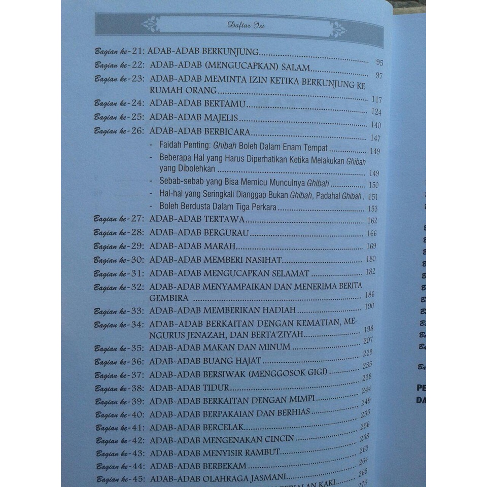 Buku Panduan Lengkap &amp; Praktis Adab dan Akhlak Islami - Darul Haq