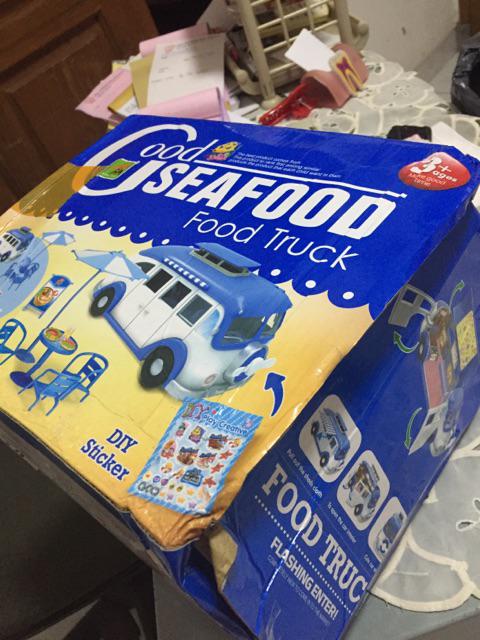 Set Kombinasi Bus Peppa Pig Untuk Piknik