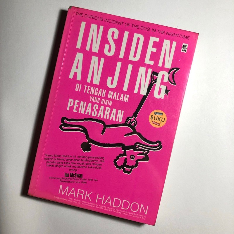 INSIDEN ANJING DI TENGAH MALAM YANG BIKIN PENASARAN - MARK HADDON