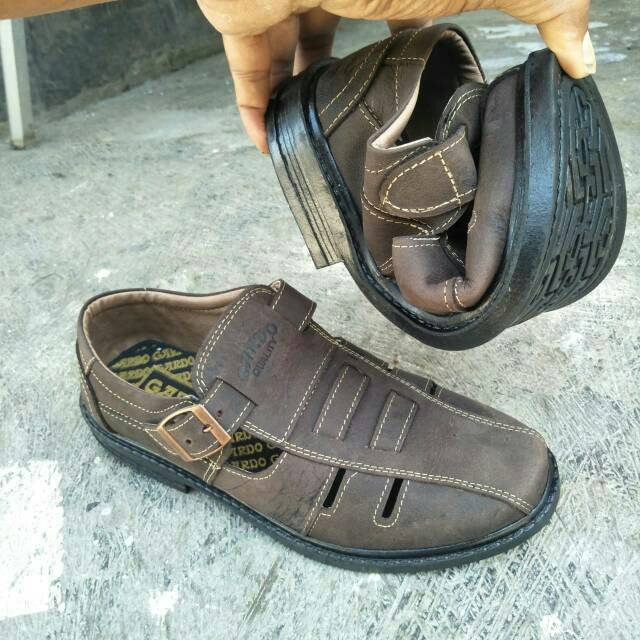 Sepatu kulit asli nyaman dipakai sol anti selip