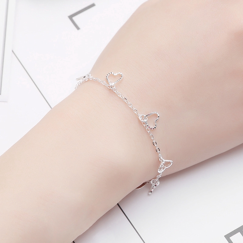 Gelang Dengan Liontin Rumbai Bentuk Hati Warna Silver Untuk Wanita