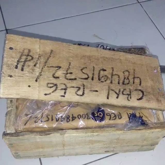

PACKING TAMBAHAN KAYU KHUSUS UNTUK PAKET MUDAH PECAH