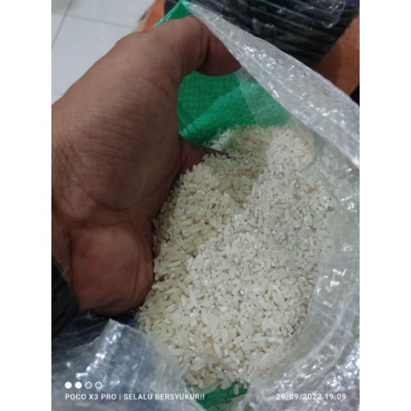 

beras setra Ramos 5kg/harga grosiran/termurah