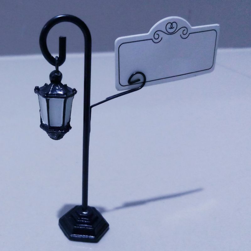 

Klip Holder Unik Penjepit Dekorasi Memo Foto Kartu Pesan Photo Clip Note Place Card Jepit Dudukan Besi Hiasan Lampu Mini Sticky Notes Meja Stand Standing Souvenir Unique Desk Organizer Lucu Elegan Mewah