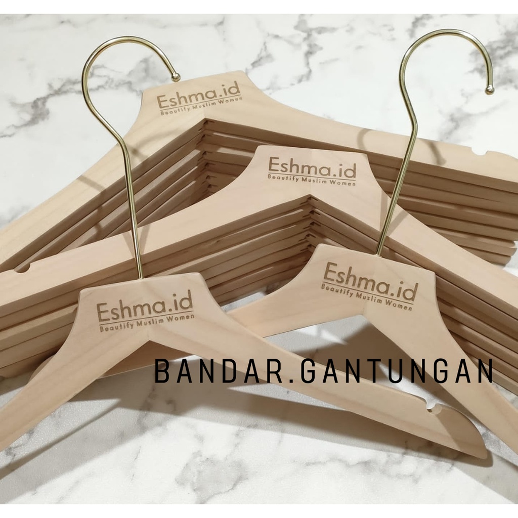 Hanger Kayu Cantelan Hook Gold Emas Bisa Costum Logo Grafir Murah Gantungan Baju Korea Hanger Kayu Natural Anti Slip Hanger Distro Butik-BH