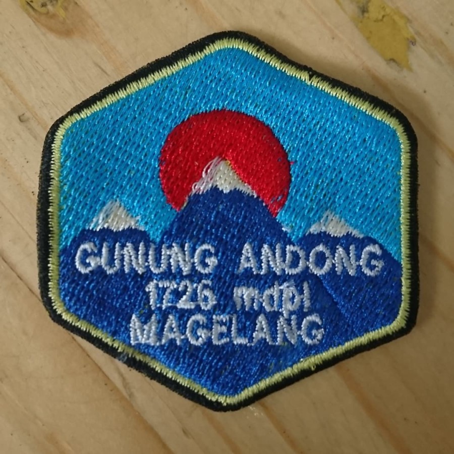 Emblem Gunung Andong