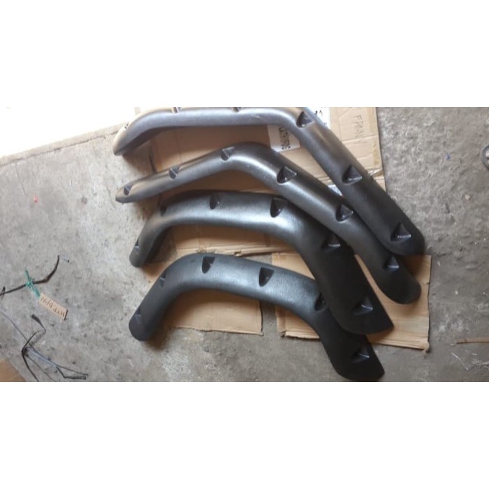 OVER FENDER . SLEBOR MODEL BAUT JEEP CJ7