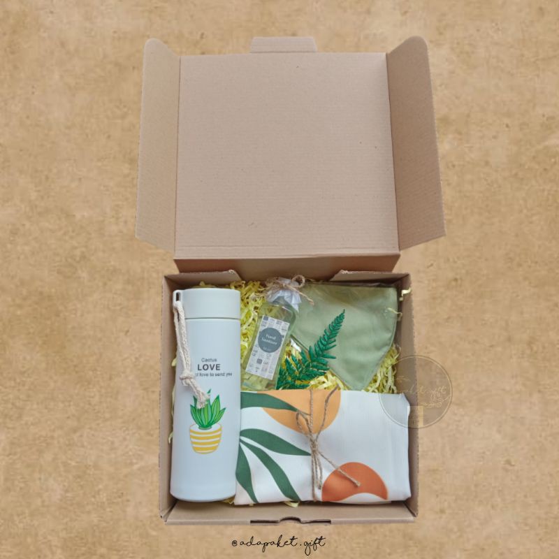 

Hampers Natal | Kado Wisuda | Hadiah Wisuda | Kado Ulang Tahun Cewek | Gift Box Murah | Hampers New Normal | Hadiah Kado Murah Totebag Botol Tumblr Mas ker