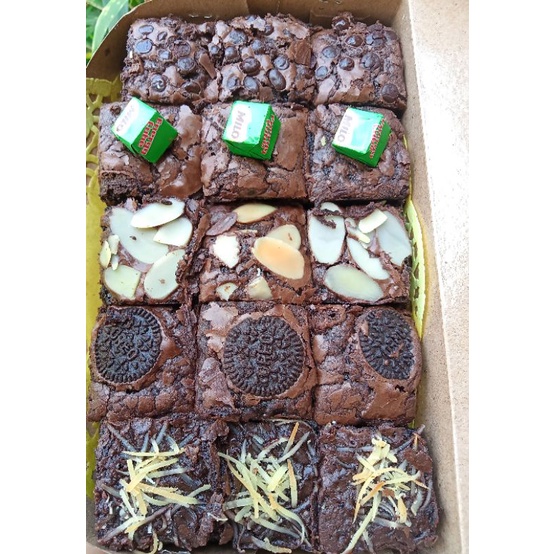 

FUDGE BROWNIES POTONG