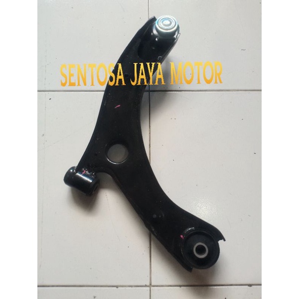 Lower Arm Sayap Depan Kanan Toyota Calya -  Daihatsu Sigra Original