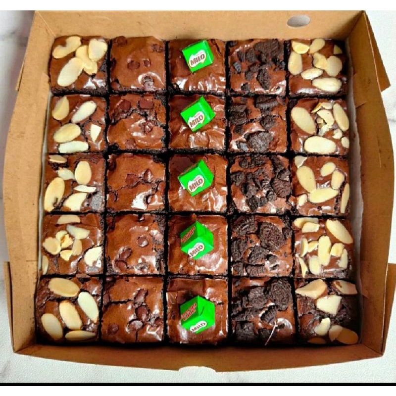 

Brownies sekat 20 × 20 Isi 25 { BY HALIZAH FOOD }