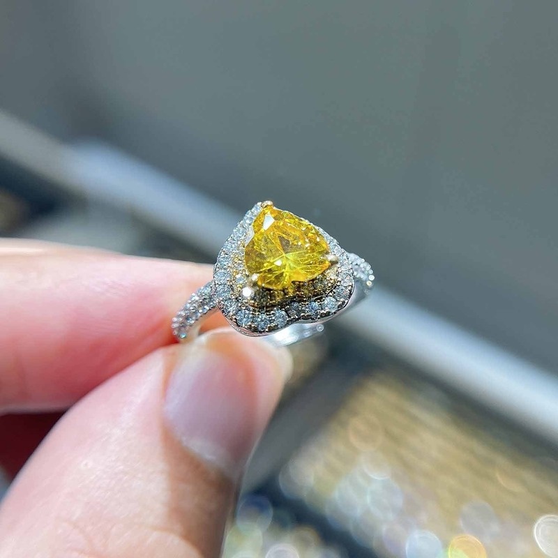 Classic Super Shiny Bright Yellow Diamond Heart-Shaped Ring