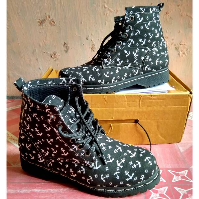 SALE PRELOVED ESMUD ANCHOR BLACK BOOTS - ORIGINAL BRAND NOKHA.CO