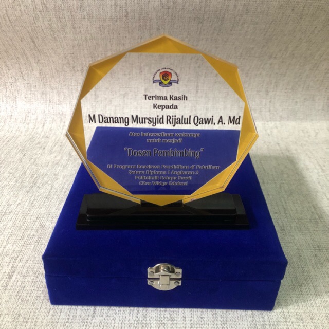 PLAKAT AKRILIK + BOX BLUDRU UK 20x10CM TROPHY TROPI MEDALI PIAGAM PENGHARGAAN FREE STIKER