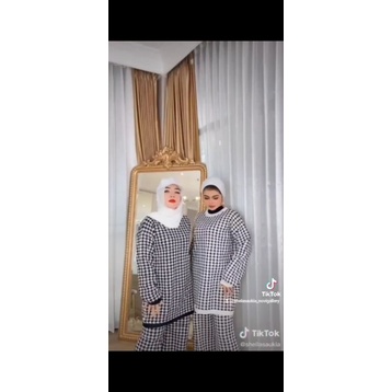 One set celana Rajut SS