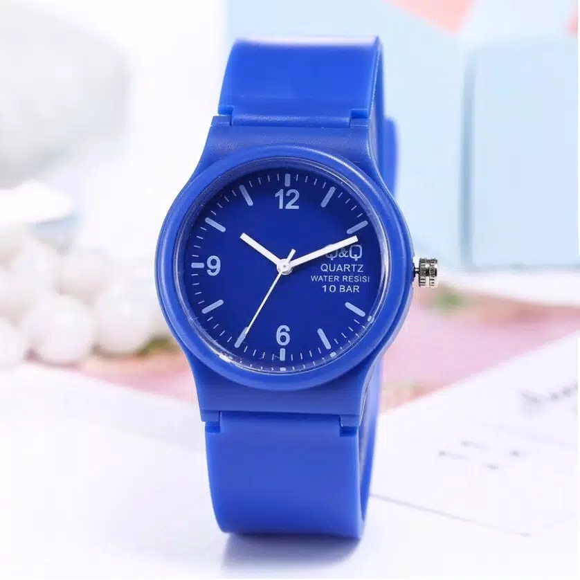 Promo Beli 1 Gratis 1 Jam Tangan Pria/Wanita QQ Analog Angka Karet