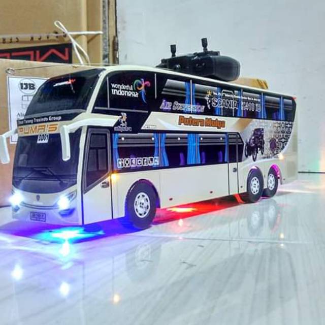Miniatur bus Putra Mulya RC