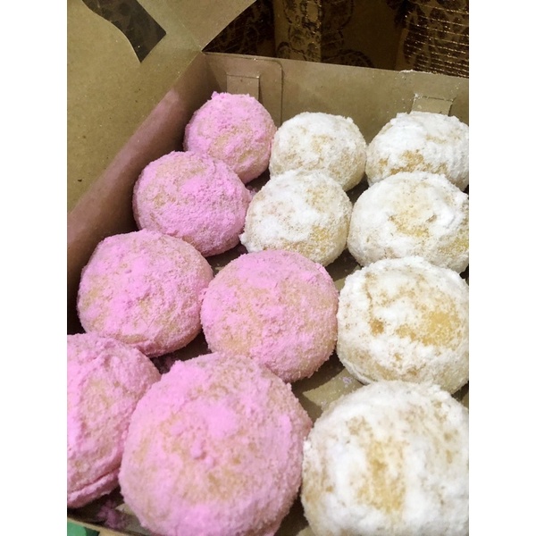 

Donat Susu Premium 12 pcs/Donat Bedak/Donat Gula