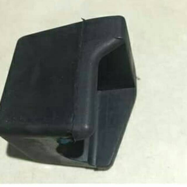 Adila Otomotif - Karet Bantalan Jok Belakang Avanza