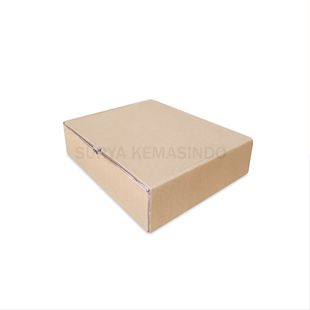 

Kardus Kain 27.5 x23x7.5 cm