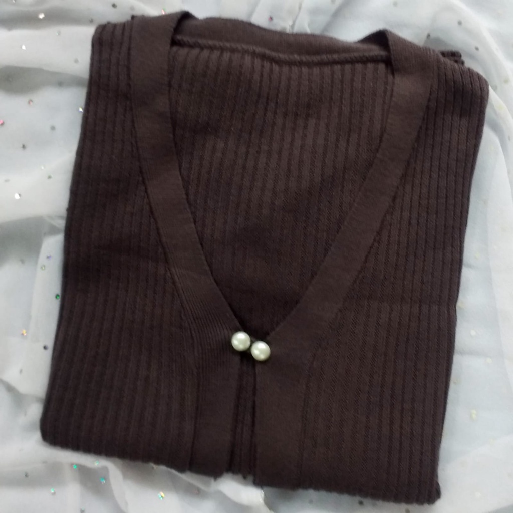 Cardigan rajut kancing mutiara RENAIRA 01-Abu tua