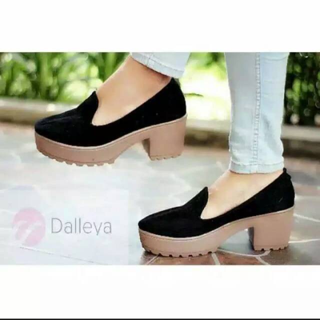 Sepatu wanita heel boots/sepatu heel murah/sepatu wanita kekinian