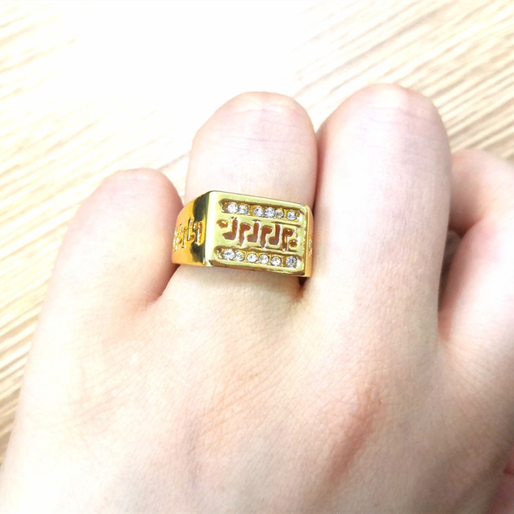 Cincin Berlian Model Hollow Warna Emas Gaya Retro Korea Untuk Pria