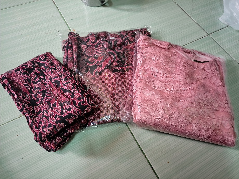 Couple Kebaya Kekinian / Kebaya Jumbo / Kemeja Hem Modis / Couple Keluarga