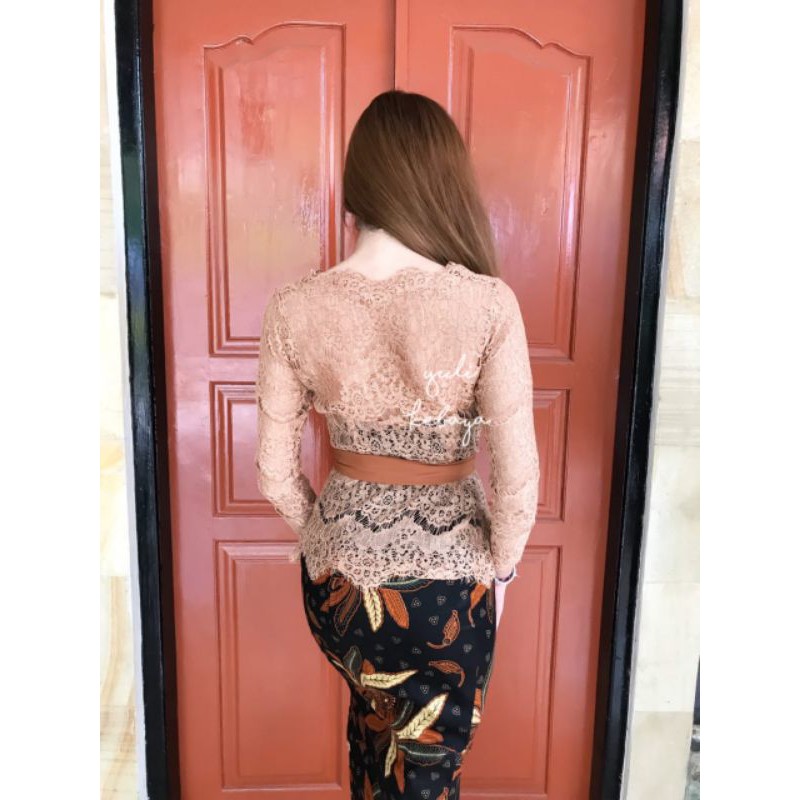 Set Kebaya Bali Nagita kancing depan / Bukaan depan