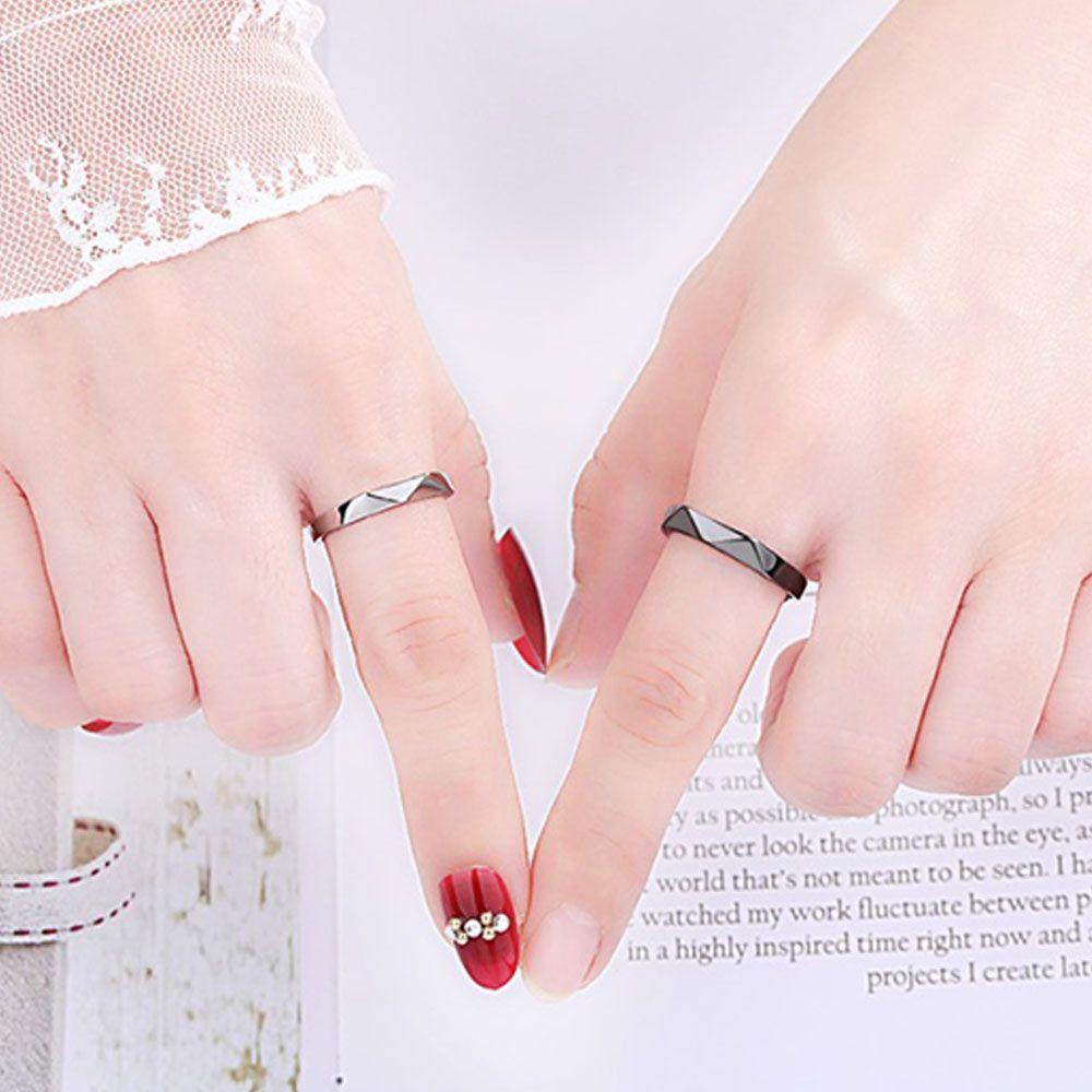 Cincin LILY Couple Tunangan Putih Hitam Geometris